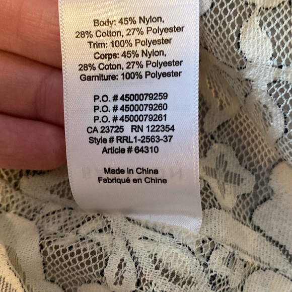 Aritzia⭐️Babaton Lace Blouse♥️ - Picture 8 of 10